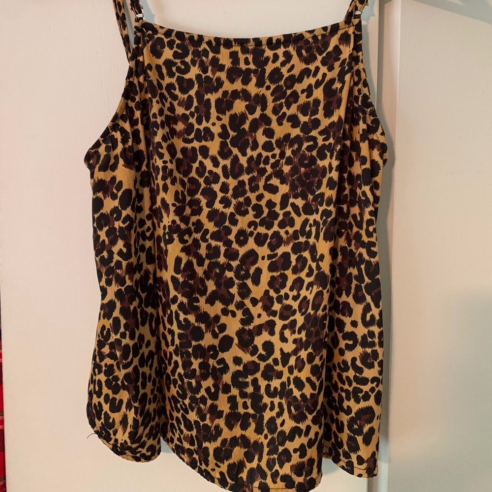 Leopard print top size XS